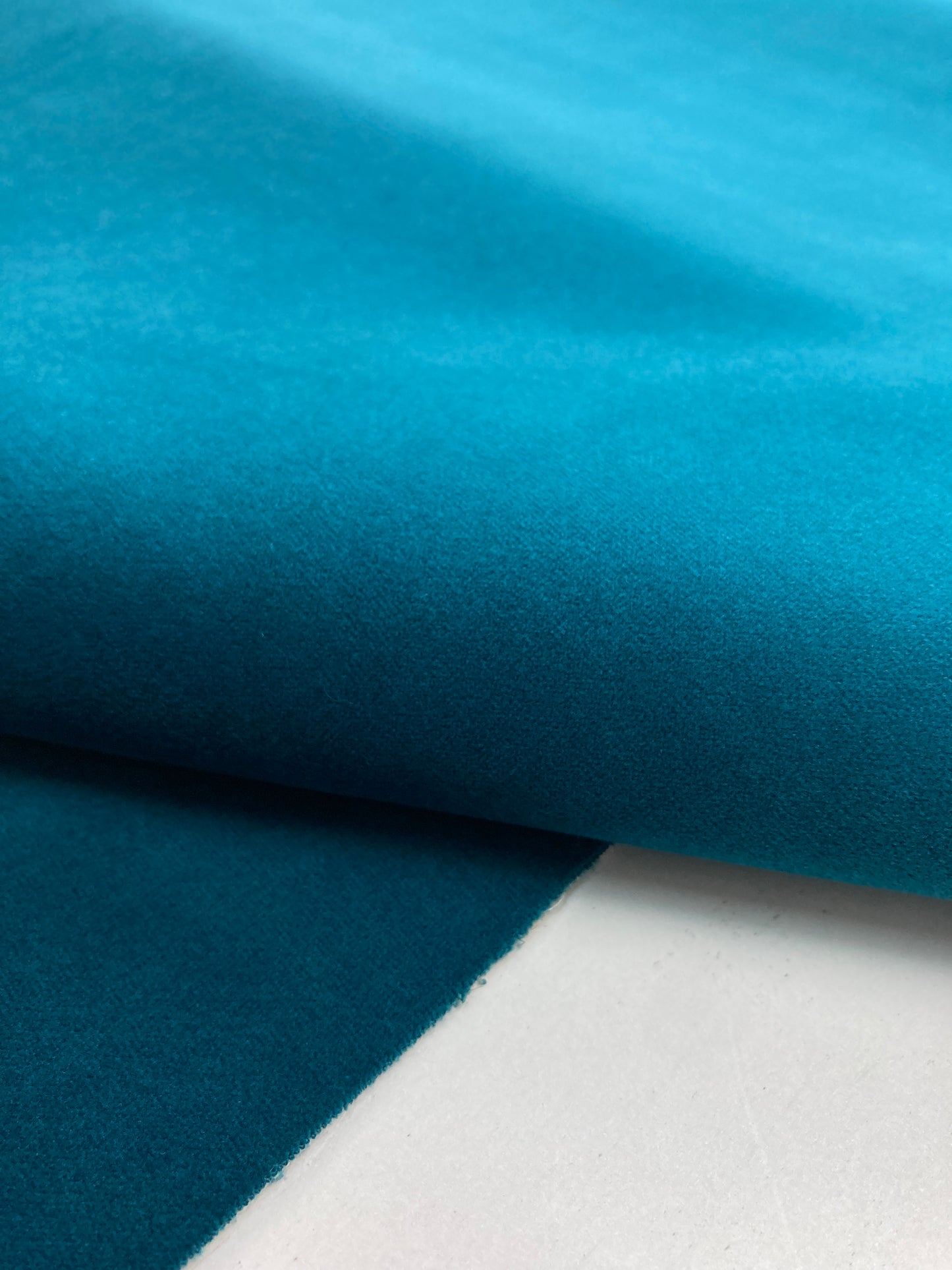 Contract furniture fabric - Durable and aesthetic furniture fabric - Modern Upholstery