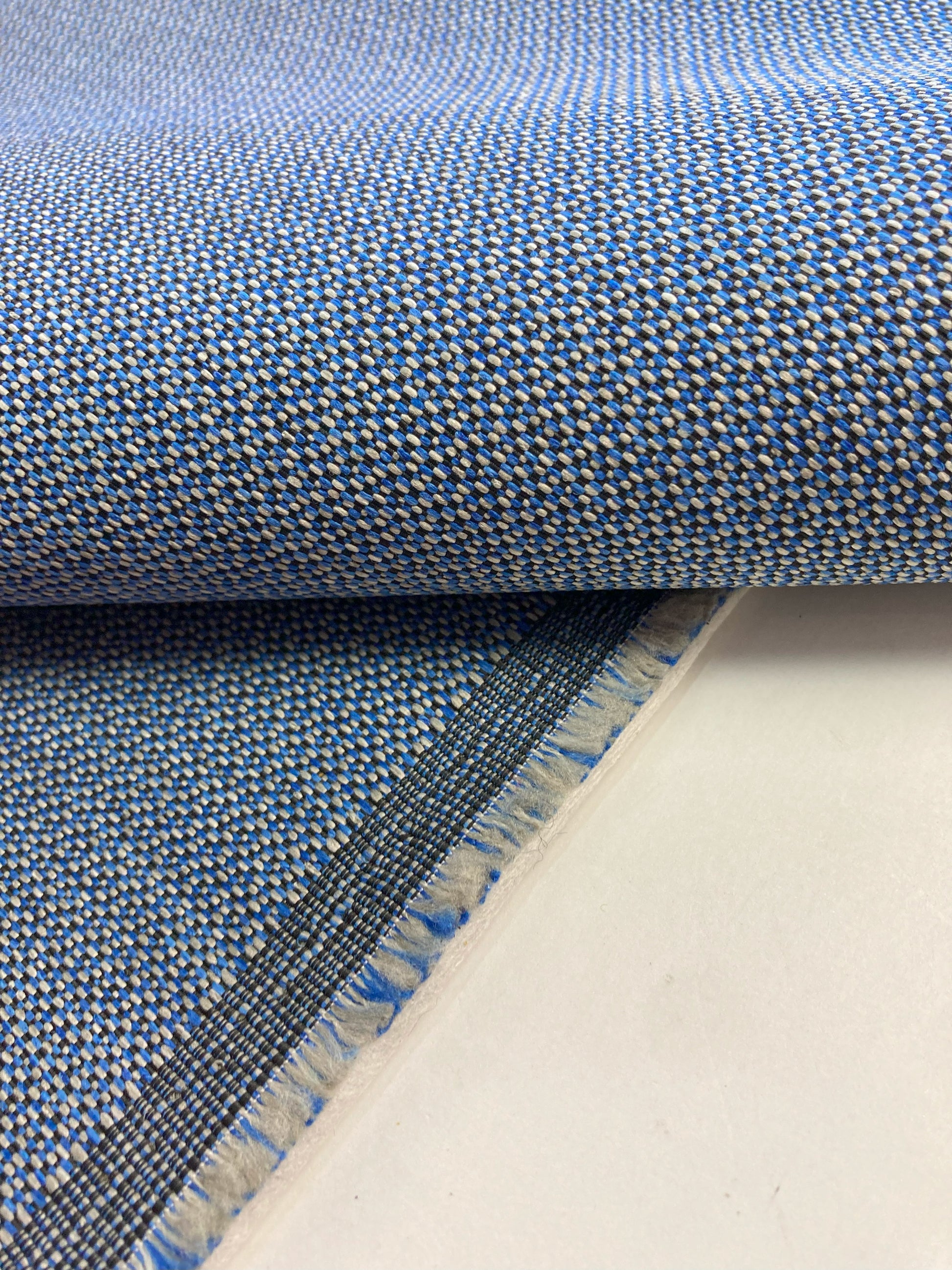 Contract furniture fabric - Durable and aesthetic furniture fabric - Modern Upholstery