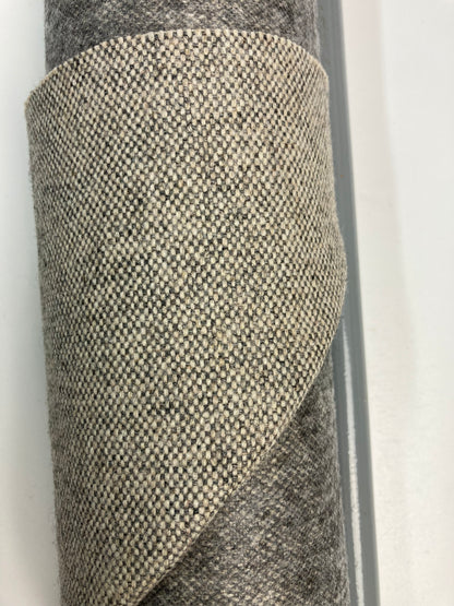 Camira Main Line Flax – Ecological upholstery fabric made of wool and linen.